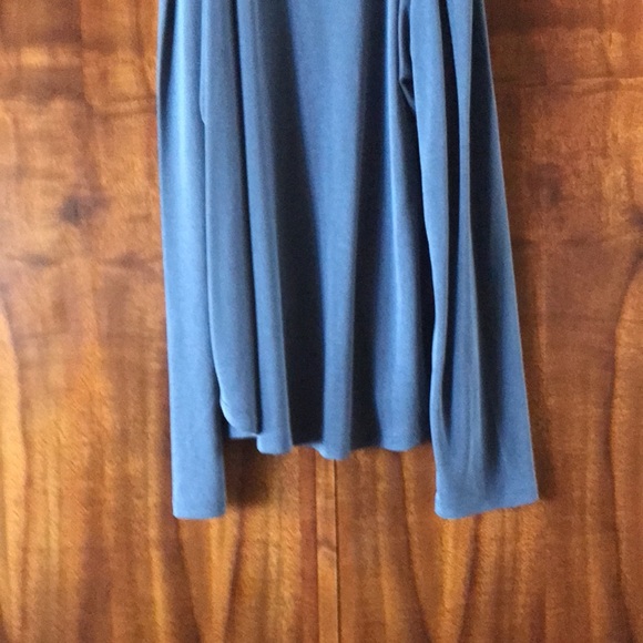Time and True Women’s elegant top Size XXL Undershirt color blue in good shape - Picture 6 of 6